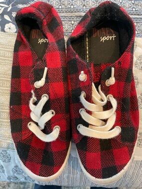 Dunes Sport Red & Black Plaid Women's Slip-On Sneakers